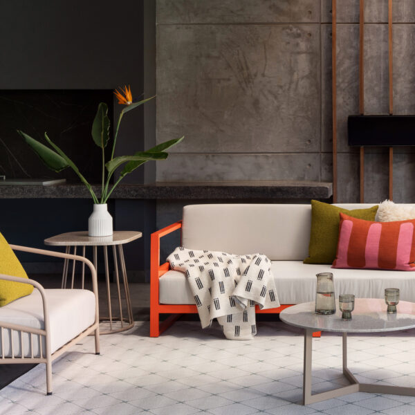 Uyazi 3 Seater Sofa - Image 3